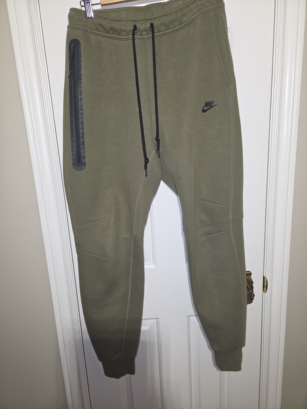 Nike Olive Green Men's Jogger Sweatpants